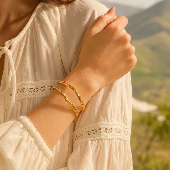 ποΈModern Boho Hammered 18K Gold Plated Cuff Bracelet | Adjustable Open Bangle - Picture 9 of 12